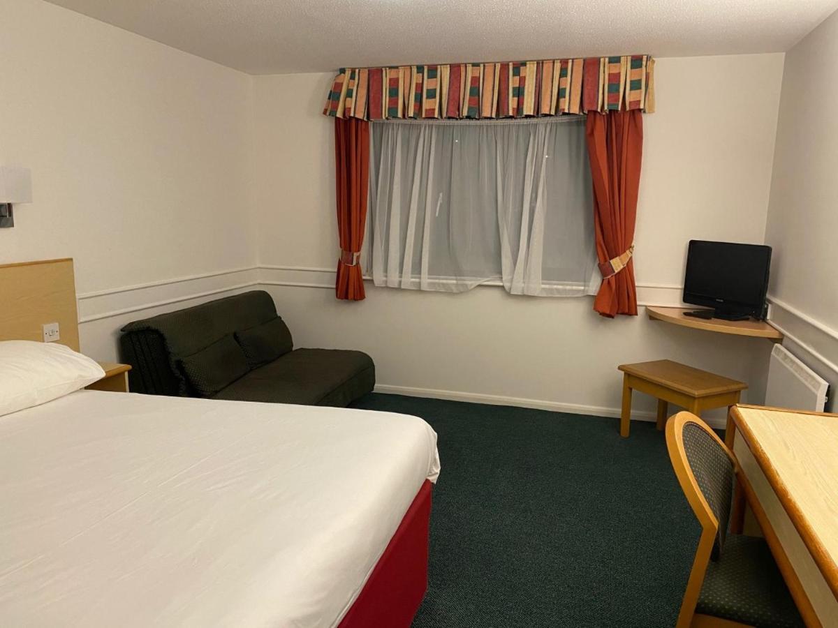 Days Inn Michaelwood M5 Falfield Exterior foto
